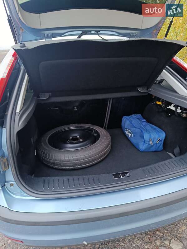 Хетчбек Ford Focus 2005 в Мені