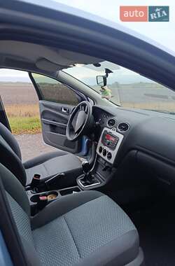 Хэтчбек Ford Focus 2005 в  фото 17 Хэтчбек Ford Focus 2005 в