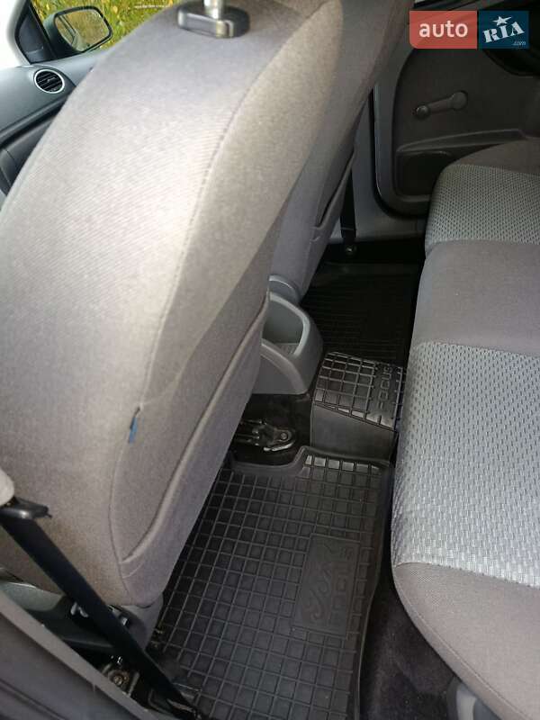 Хетчбек Ford Focus 2005 в Мені