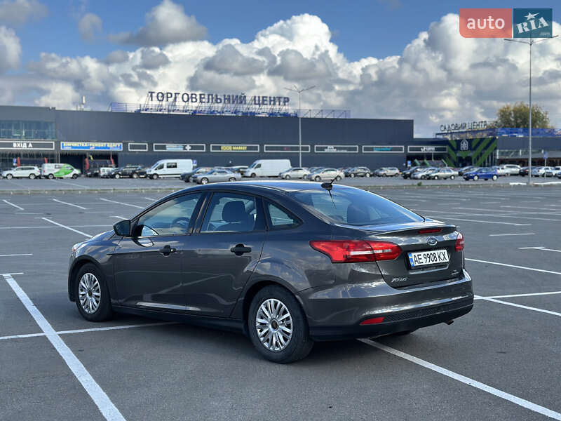 Седан Ford Focus 2015 в Дніпрі