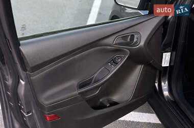Седан Ford Focus 2015 в 