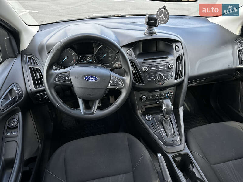 Седан Ford Focus 2015 в Дніпрі