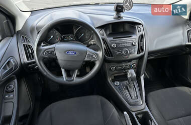 Седан Ford Focus 2015 в 