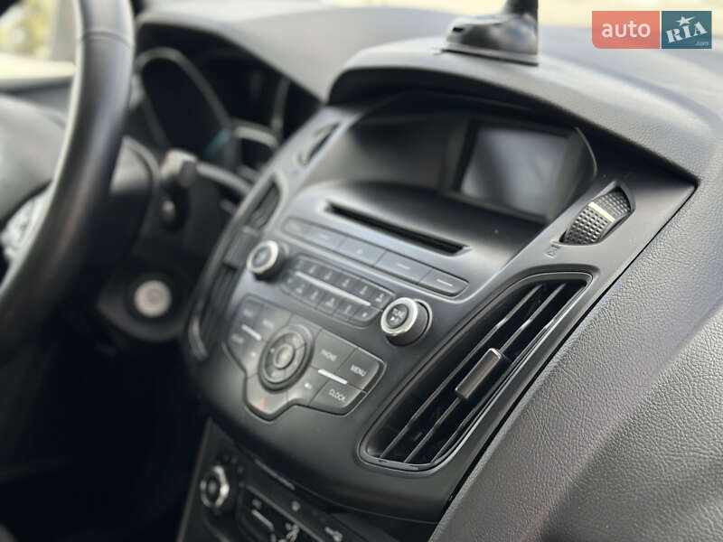 Седан Ford Focus 2015 в Дніпрі