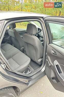 Седан Ford Focus 2015 в 
