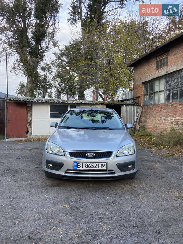 Хэтчбек Ford Focus 2005 в 