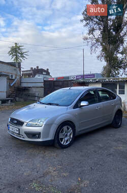 Хэтчбек Ford Focus 2005 в 