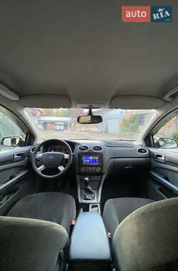 Хэтчбек Ford Focus 2005 в 