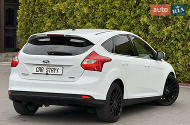 Хэтчбек Ford Focus 2013 в 