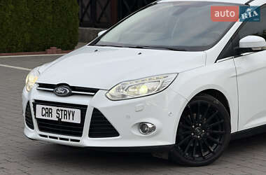 Хэтчбек Ford Focus 2013 в 