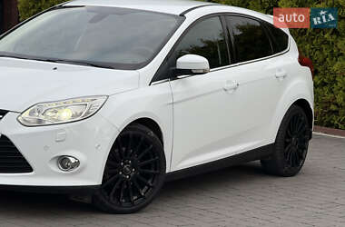 Хэтчбек Ford Focus 2013 в 