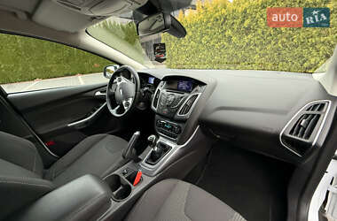 Хэтчбек Ford Focus 2013 в 