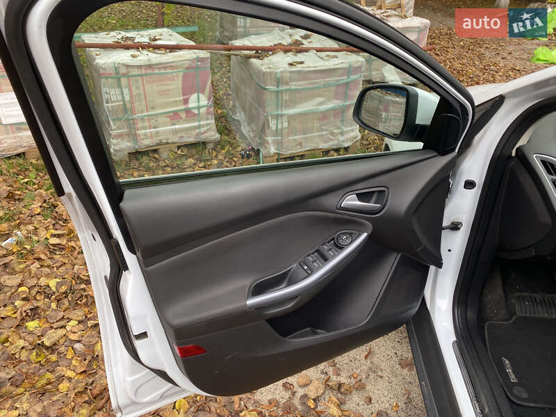 Универсал Ford Focus 2014 в Киеве фото 7 Универсал Ford Focus 2014 в Киеве