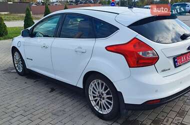 Хетчбек Ford Focus 2013 в 