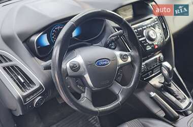 Хетчбек Ford Focus 2013 в 