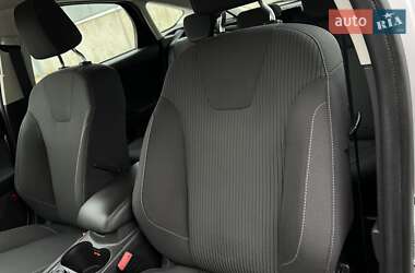 Хэтчбек Ford Focus 2014 в 