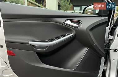 Хэтчбек Ford Focus 2014 в 