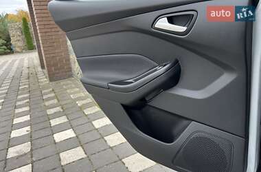 Хэтчбек Ford Focus 2014 в 