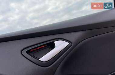 Хэтчбек Ford Focus 2014 в 