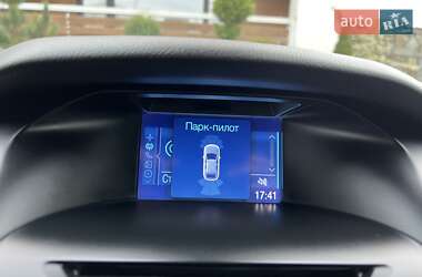 Хэтчбек Ford Focus 2014 в 