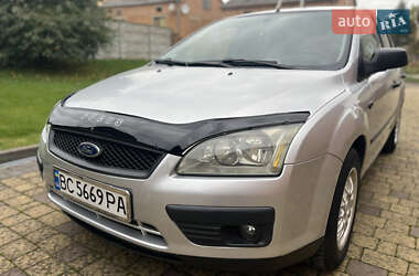 Хетчбек Ford Focus 2005 в 