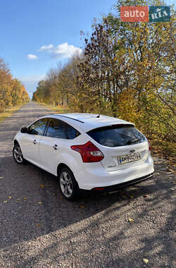 Хетчбек Ford Focus 2013 в 