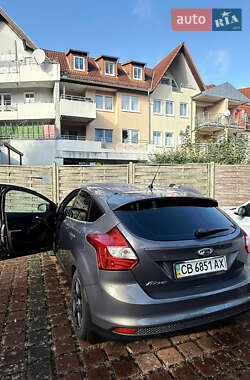 Хэтчбек Ford Focus 2012 в 