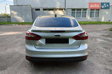 Седан Ford Focus 2012 в 