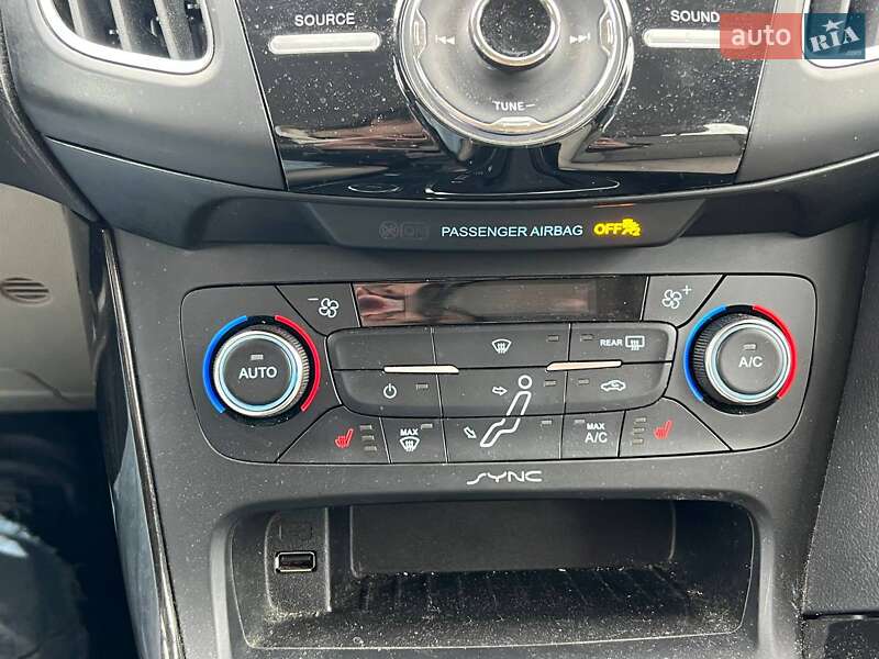 Седан Ford Focus 2016 в Києві