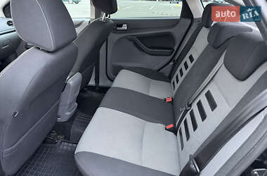 Хэтчбек Ford Focus 2010 в 