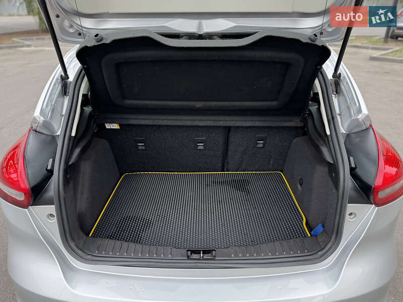 Хетчбек Ford Focus 2017 в Дніпрі фото 40 Хетчбек Ford Focus 2017 в Дніпрі