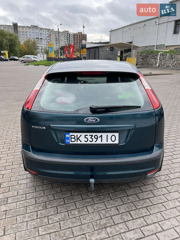 Хэтчбек Ford Focus 2006 в Ровно