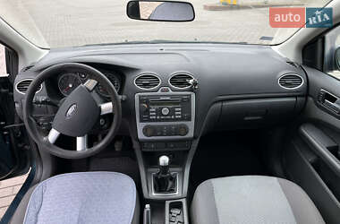 Хэтчбек Ford Focus 2006 в Ровно