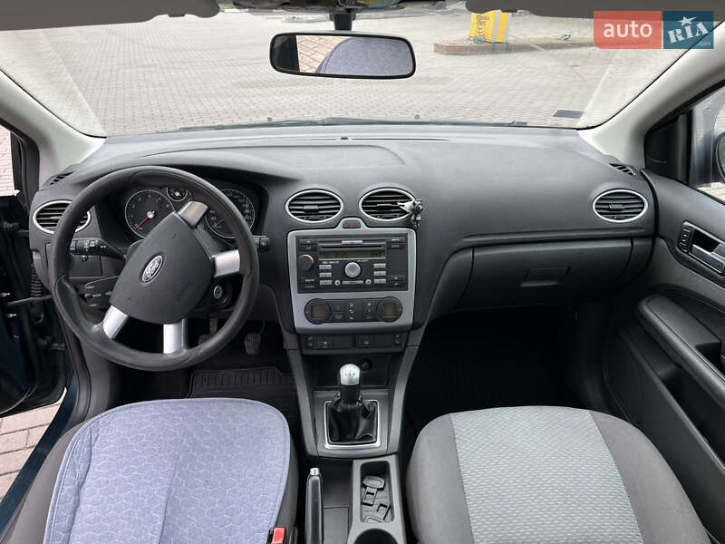 Хэтчбек Ford Focus 2006 в Ровно