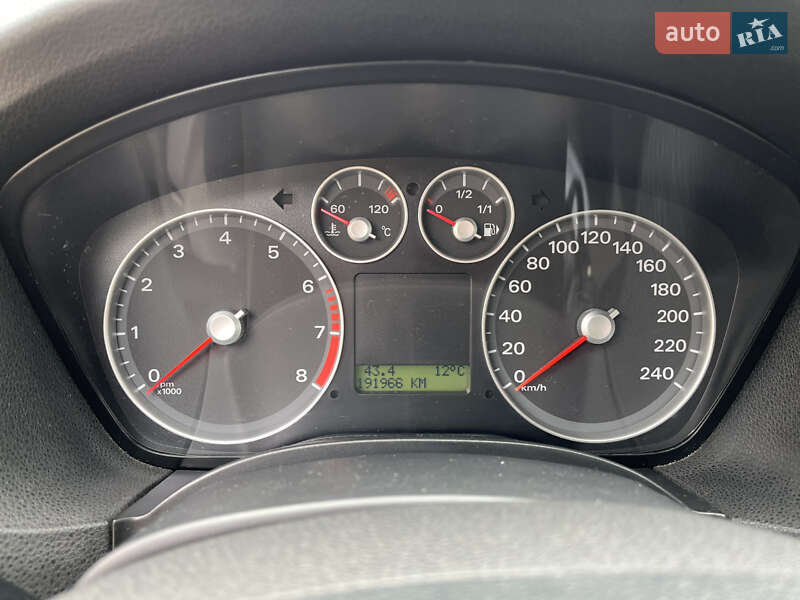 Хэтчбек Ford Focus 2006 в Ровно