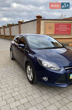 Хетчбек Ford Focus 2013 в 