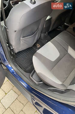 Хетчбек Ford Focus 2013 в 