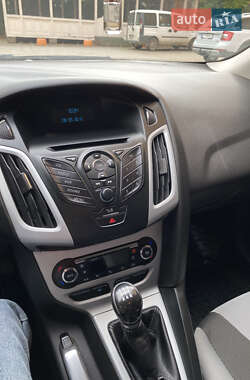 Хетчбек Ford Focus 2013 в 