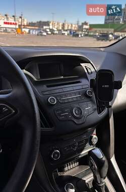 Хетчбек Ford Focus 2016 в  фото 18 Хетчбек Ford Focus 2016 в