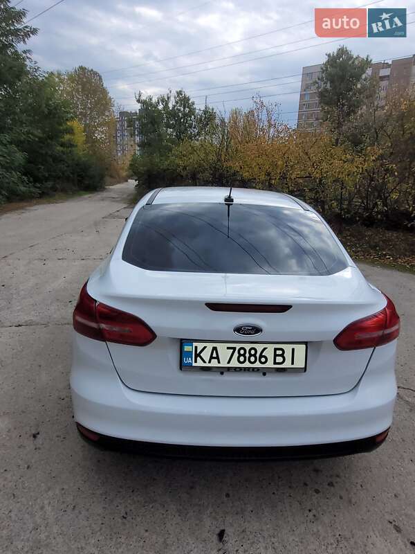 Седан Ford Focus 2017 в Киеве фото 5 Седан Ford Focus 2017 в Киеве