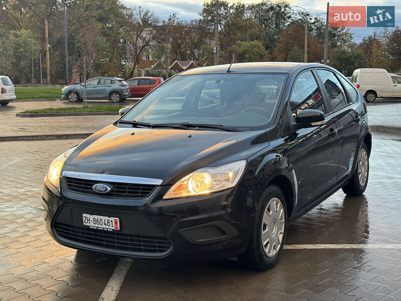 Хэтчбек Ford Focus 2010 в Луцке