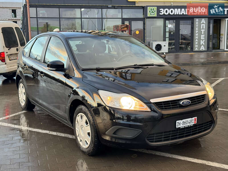 Хэтчбек Ford Focus 2010 в Луцке