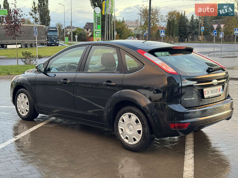 Хэтчбек Ford Focus 2010 в Луцке