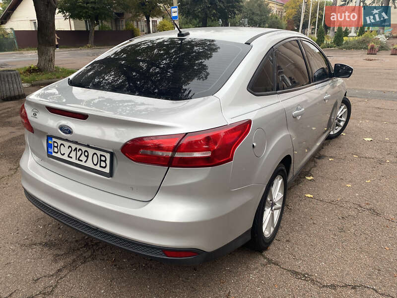 Седан Ford Focus 2015 в Калуші