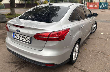 Седан Ford Focus 2015 в 