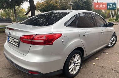 Седан Ford Focus 2015 в 