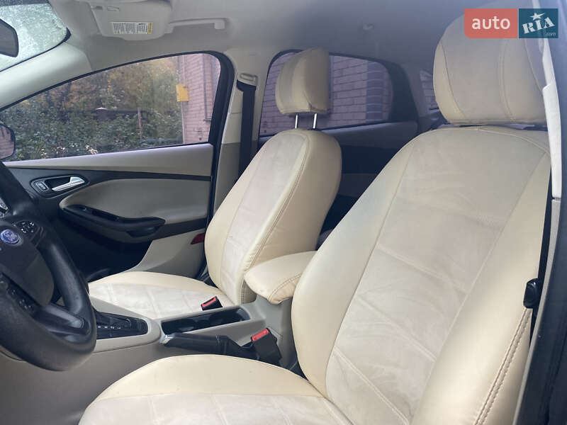 Седан Ford Focus 2015 в Калуші