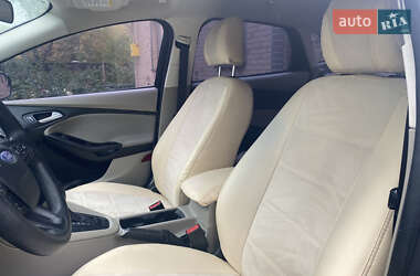 Седан Ford Focus 2015 в 