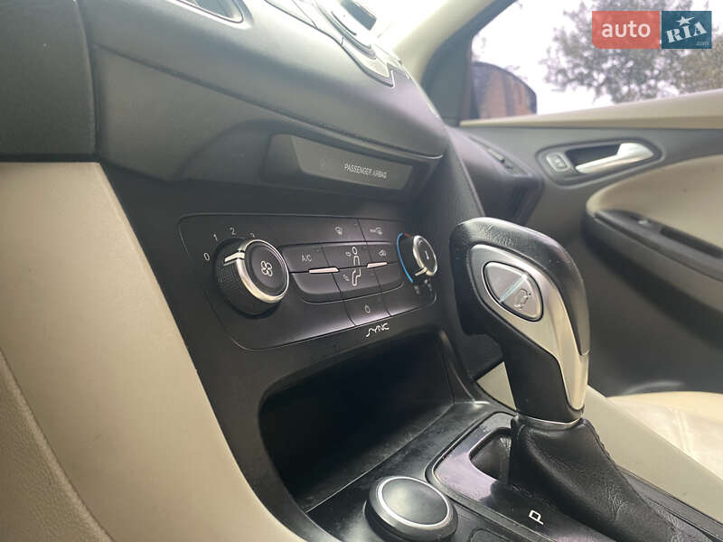 Седан Ford Focus 2015 в Калуші
