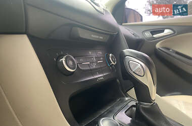 Седан Ford Focus 2015 в 